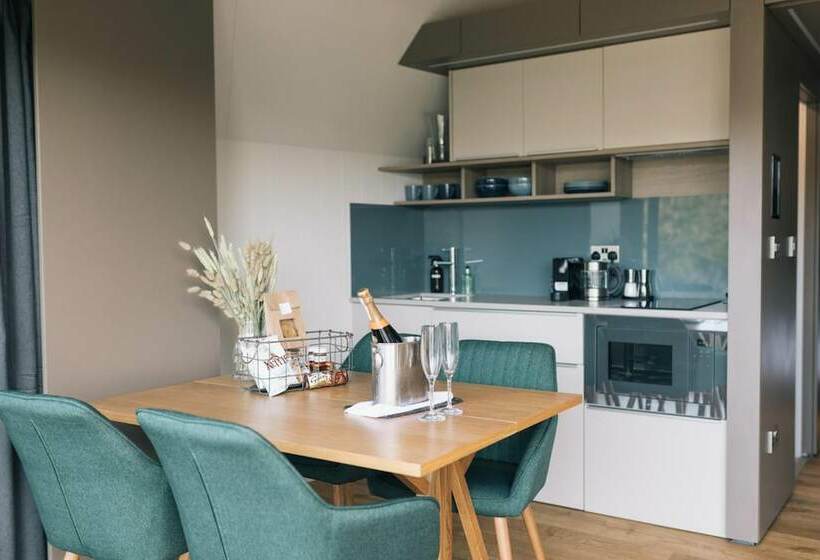 Hotel Seabeds Luxury Lookouts With Hot Tubs