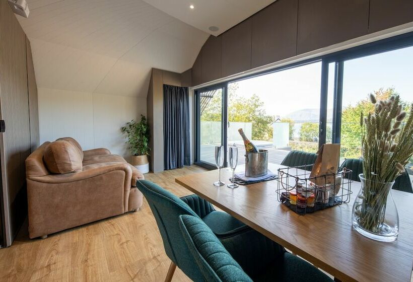 Hotel Seabeds Luxury Lookouts With Hot Tubs