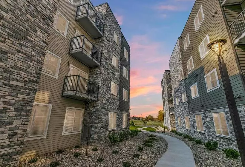 ホテル Waterwalk Extended Stay By Wyndham Minneapolis   Plymouth