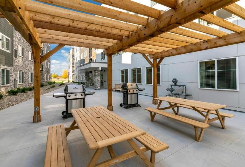 ホテル Waterwalk Extended Stay By Wyndham Minneapolis   Plymouth