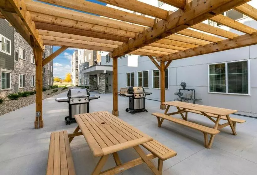 ホテル Waterwalk Extended Stay By Wyndham Minneapolis   Plymouth