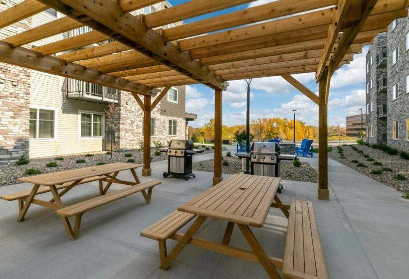 ホテル Waterwalk Extended Stay By Wyndham Minneapolis   Plymouth