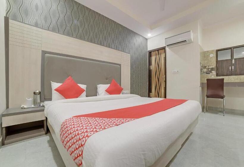 فندق Oyo 22927 Mstays