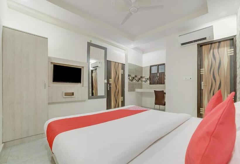 فندق Oyo 22927 Mstays