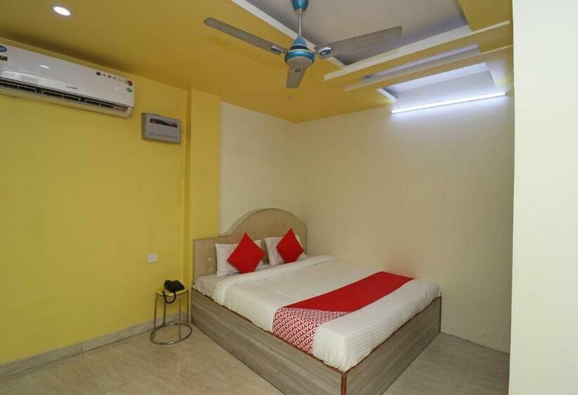 בית מלון כפרי Oyo 33482 Mahalakshmi Inn