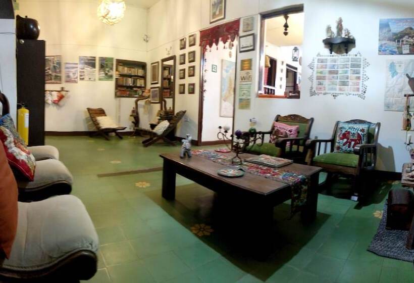 هاستل Urban Hostal San Gil  Piscina Restaurante Bar