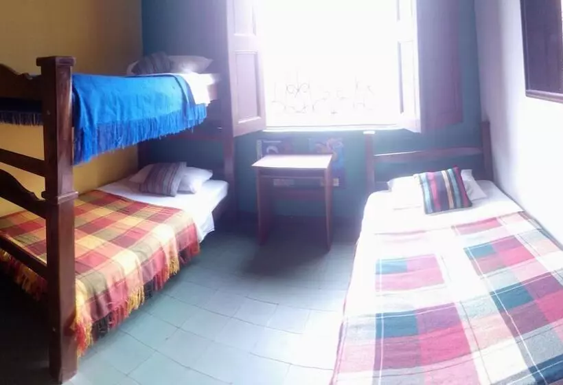 ユースホステル Urban Hostal San Gil  Piscina Restaurante Bar