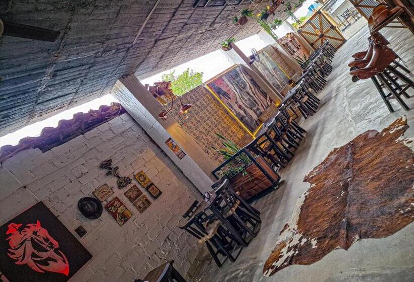 هاستل Urban Hostal San Gil  Piscina Restaurante Bar