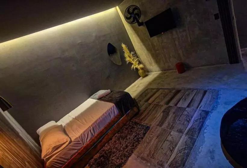 ユースホステル Urban Hostal San Gil  Piscina Restaurante Bar