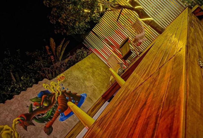 هاستل Urban Hostal San Gil  Piscina Restaurante Bar