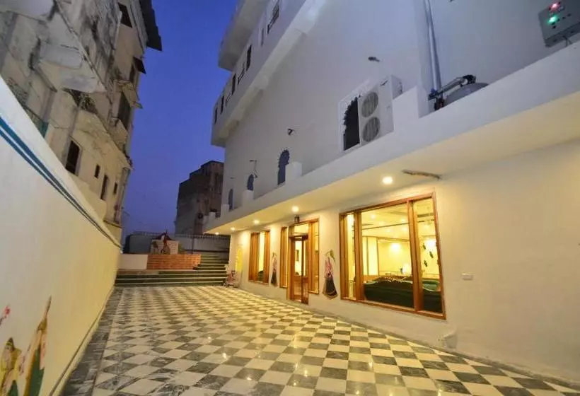 Hotelli Aaram Mahal By Pachar Group