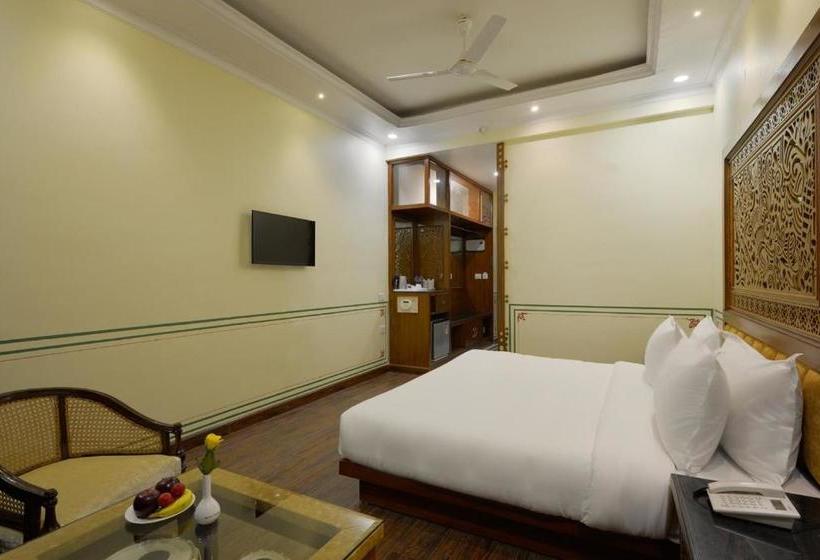 Hotel Aaram Mahal By Pachar Group