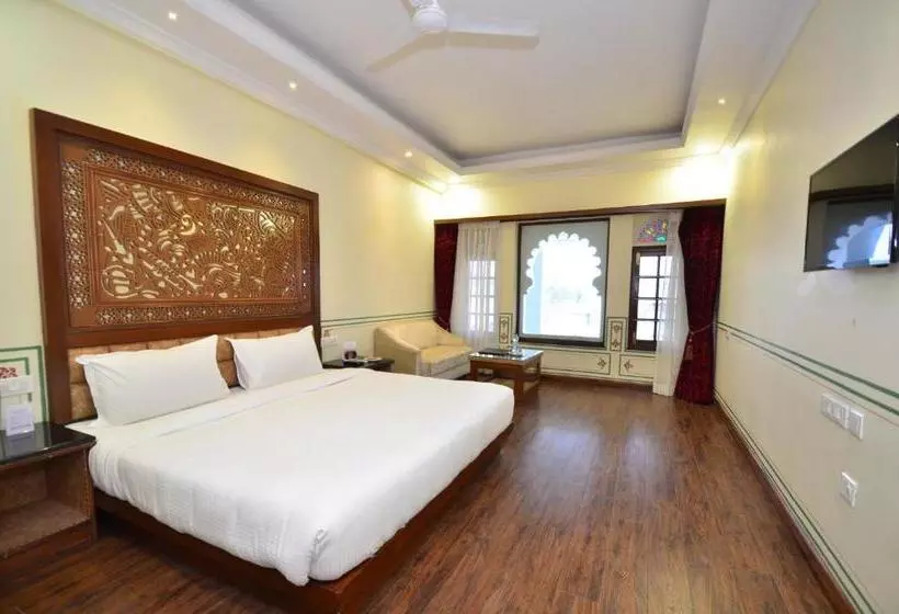 Hotelli Aaram Mahal By Pachar Group