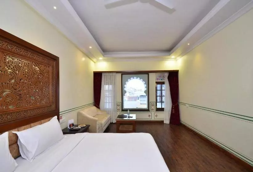 Hotelli Aaram Mahal By Pachar Group