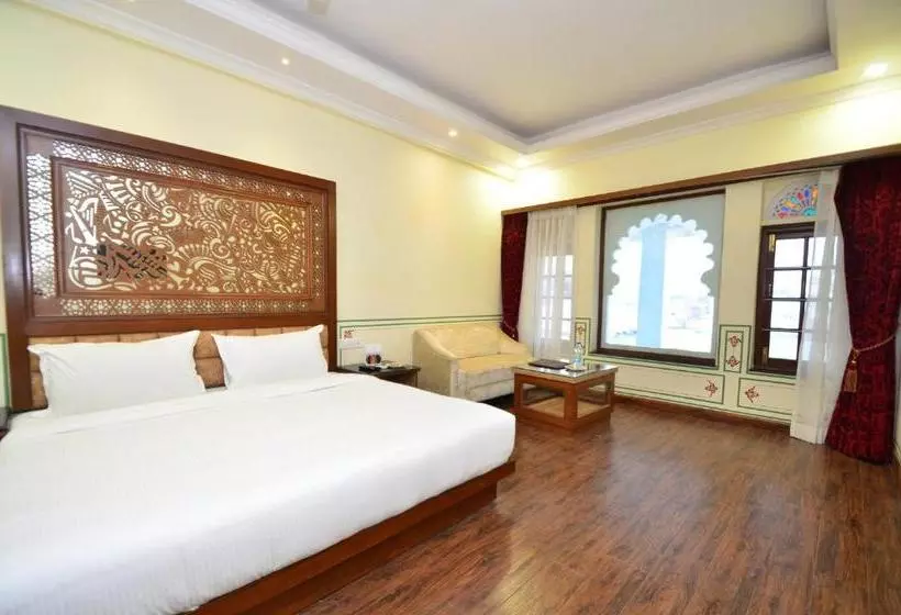 Hotelli Aaram Mahal By Pachar Group