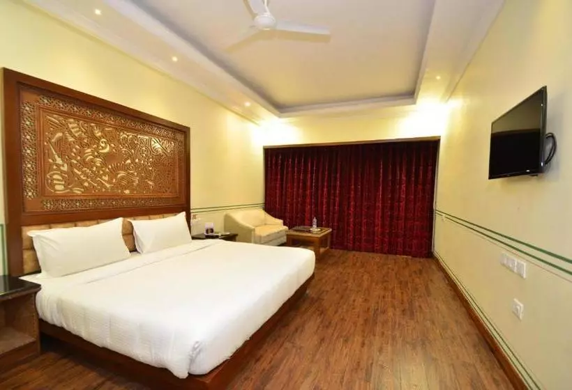 Hotelli Aaram Mahal By Pachar Group