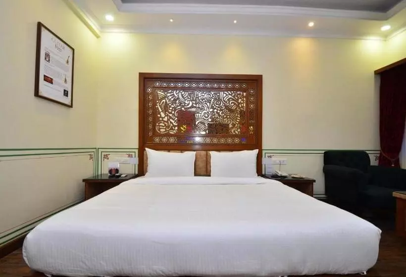 Hotelli Aaram Mahal By Pachar Group
