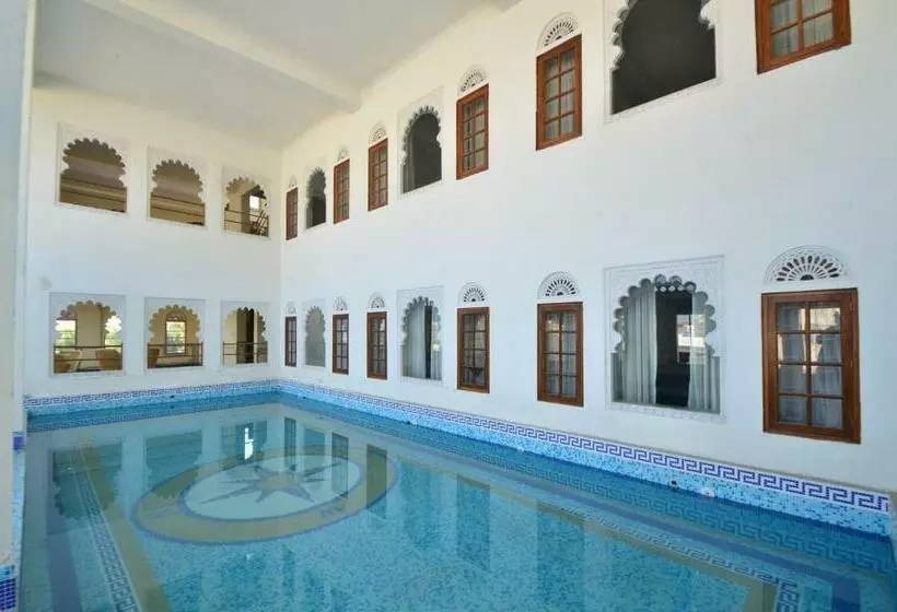 Hotelli Aaram Mahal By Pachar Group