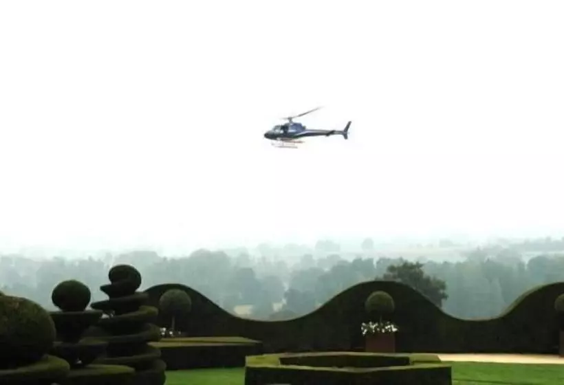 호텔 Château De La Ballue   Teritoria