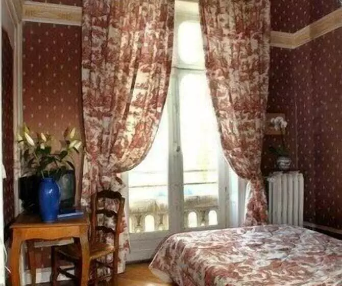 Отель Château De L Aubrière Teritoria