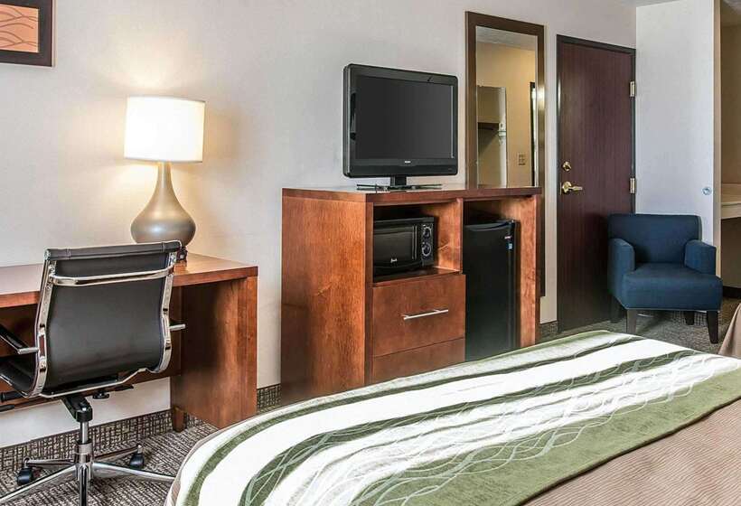 בית מלון כפרי Bluffton Inn & Suites