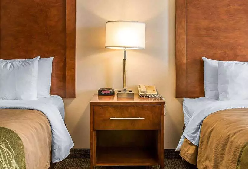 호텔 Bluffton Inn & Suites