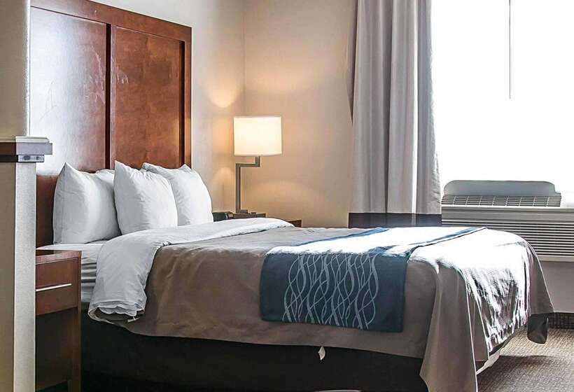 Отель Bluffton Inn & Suites