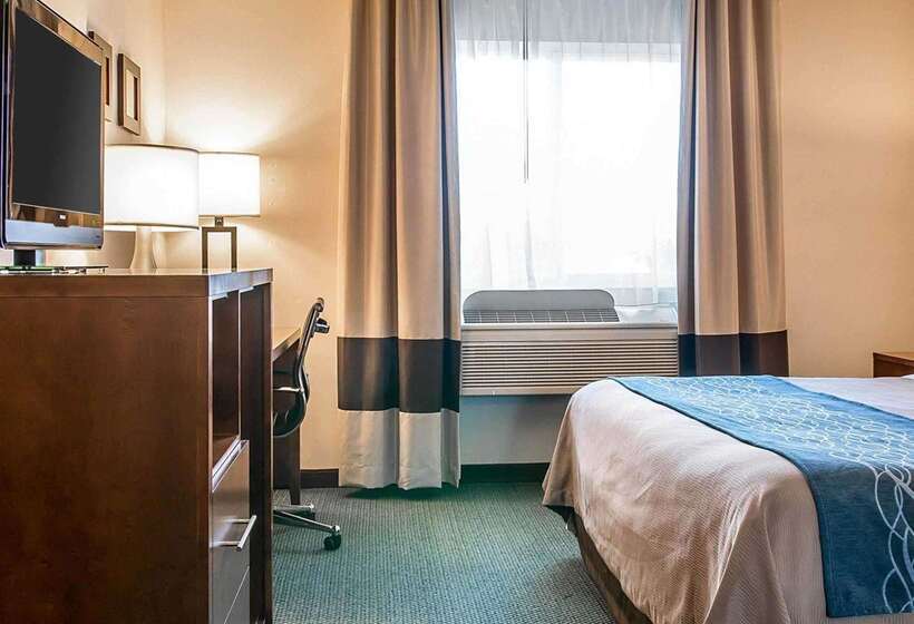 Отель Bluffton Inn & Suites