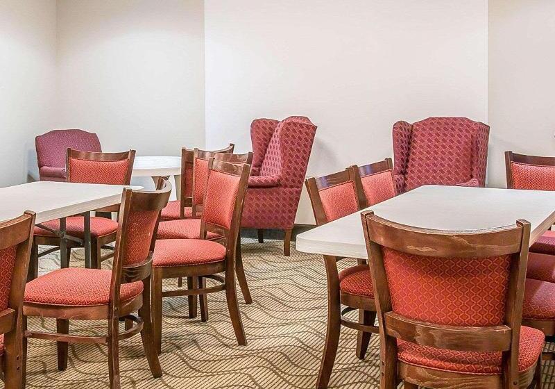 호텔 Bluffton Inn & Suites