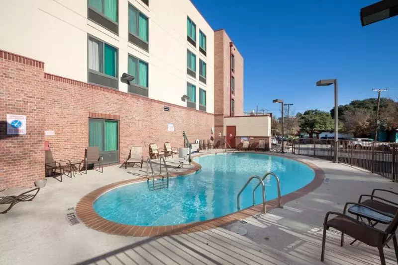 ホテル Spark By Hilton San Antonio Airport