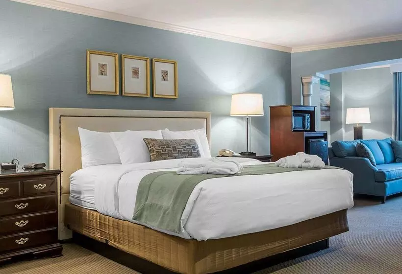 ホテル Comfort Inn & Suites Near Burke Mountain