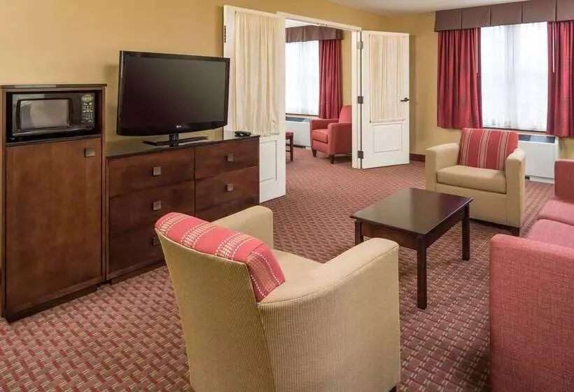 ホテル Comfort Inn & Suites Near Burke Mountain