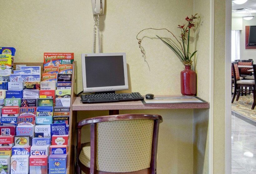 בית מלון כפרי The Inn At Woburn   Boston