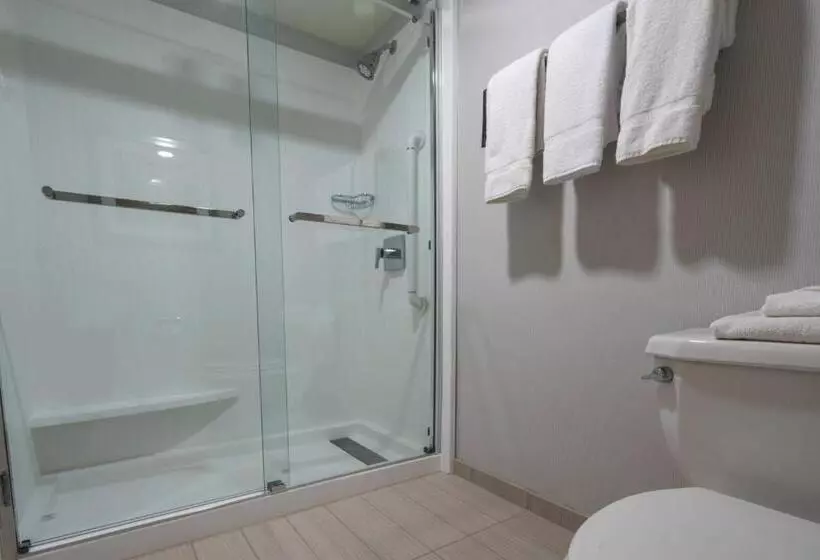 호텔 Courtyard By Marriott Cleveland Willoughby