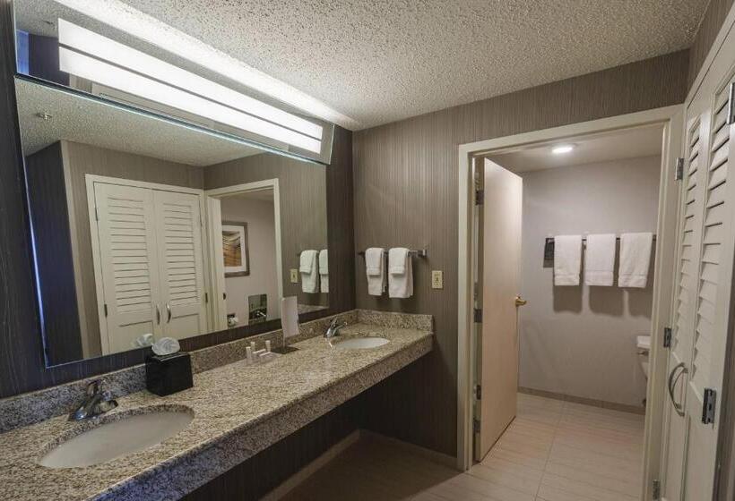Отель Courtyard By Marriott Cleveland Willoughby