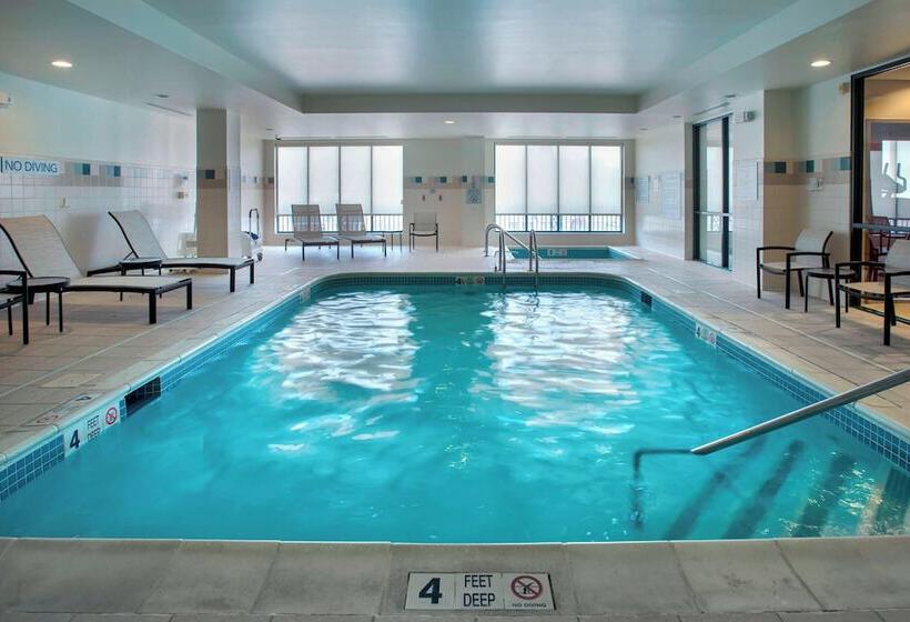 فندق Courtyard By Marriott Saratoga Springs