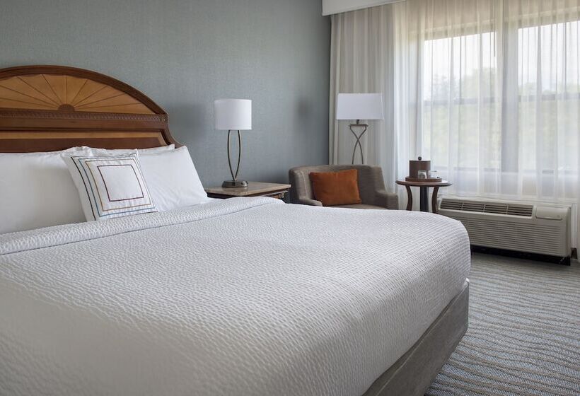 فندق Courtyard By Marriott Saratoga Springs