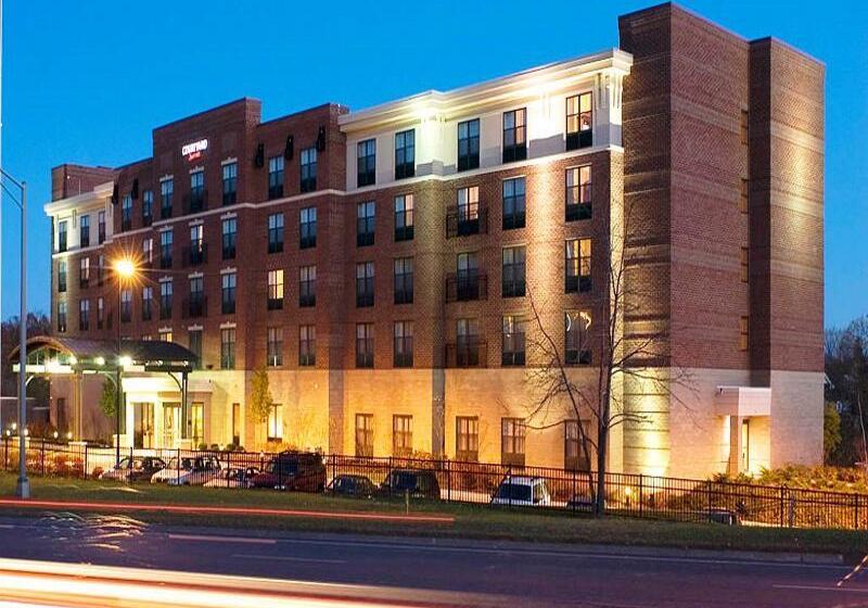 فندق Courtyard By Marriott Saratoga Springs
