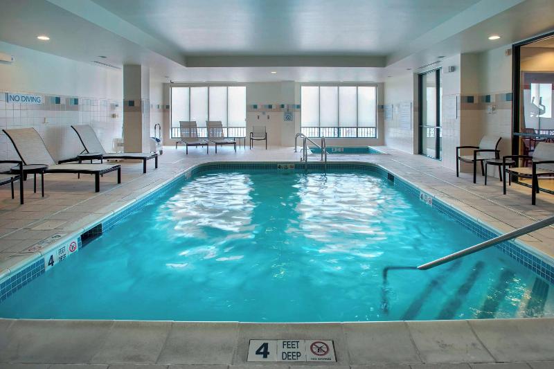 فندق Courtyard By Marriott Saratoga Springs