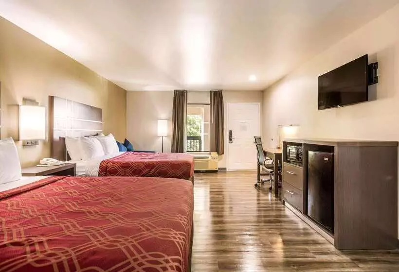 호텔 Econo Lodge  Inn & Suites