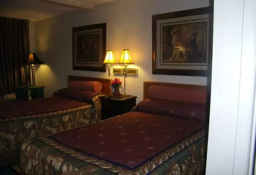 فندق Express Inn And Suites