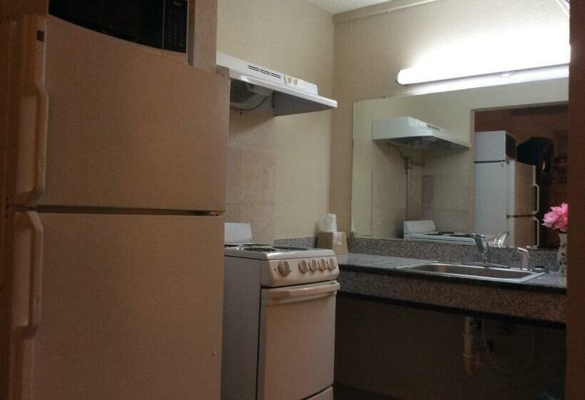 Отель Express Inn And Suites