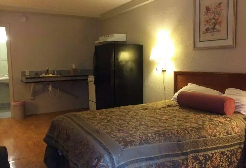 فندق Express Inn And Suites