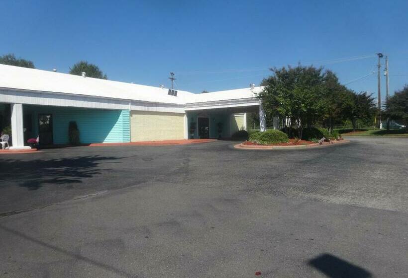 Отель Express Inn And Suites