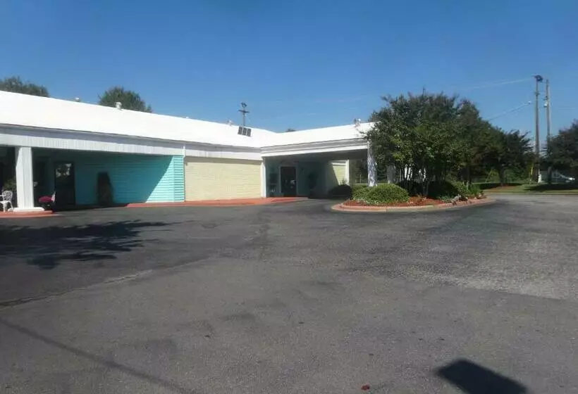 فندق Express Inn And Suites