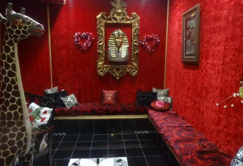 فندق Express Inn And Suites