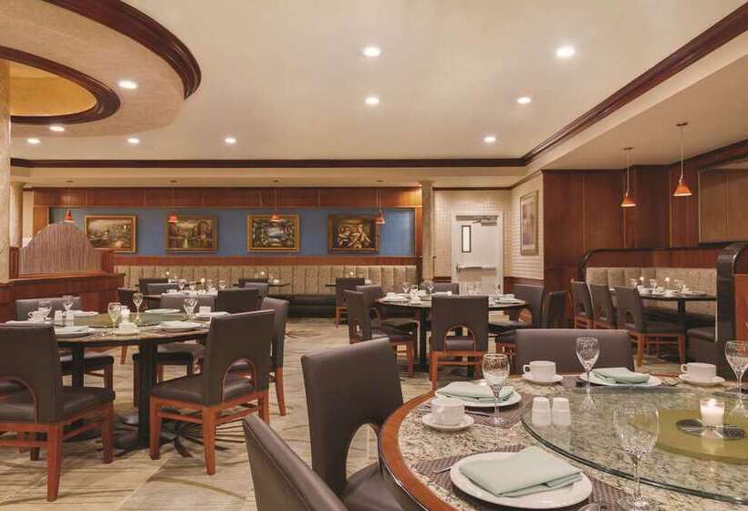 בית מלון כפרי Hilton Los Angeles/san Gabriel