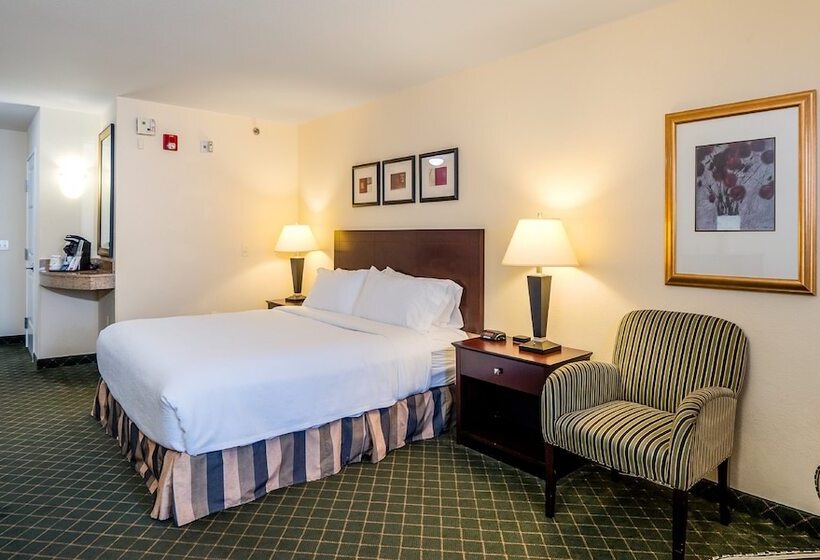 호텔 Holiday Inn & Conference Center Marshfield By Ihg