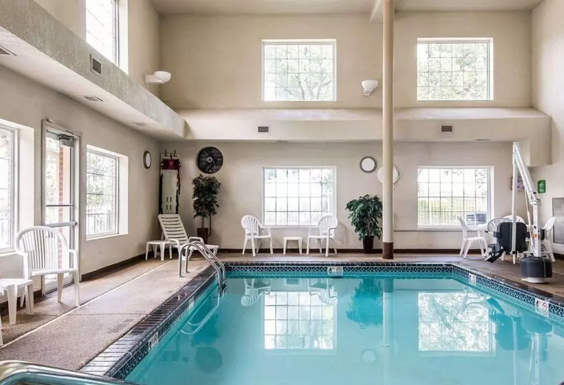 هتل Holiday Inn Kansas City Downtown By Ihg