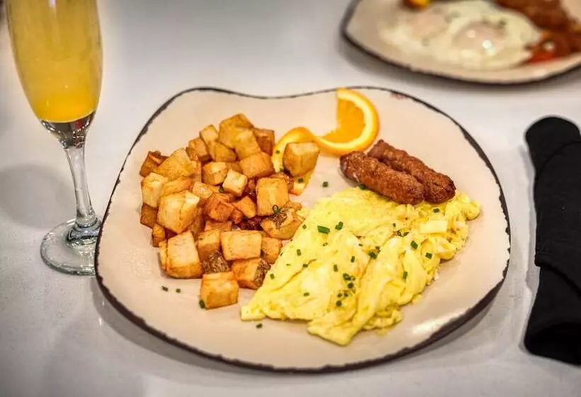 هتل Holiday Inn Kansas City Downtown By Ihg